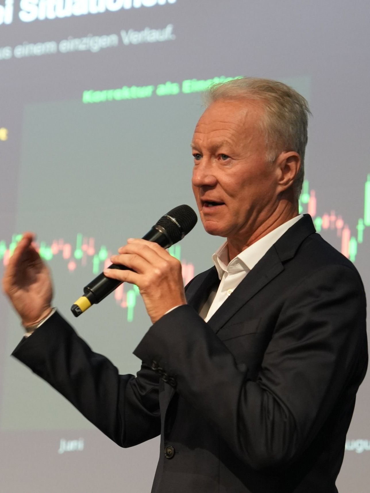 Carsten Umland bei einem Vortrag